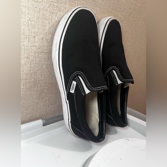 Vans Slip On Shoe - Picture 3 of 6